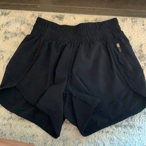 Lululemon 4” tracker short